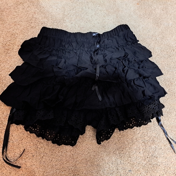 Black Ruffle Bloomers - Picture 4 of 6